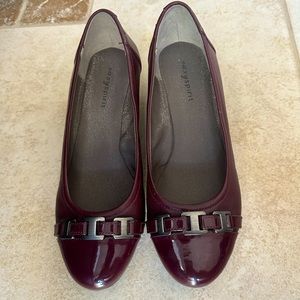 Easy spirit maroon flats